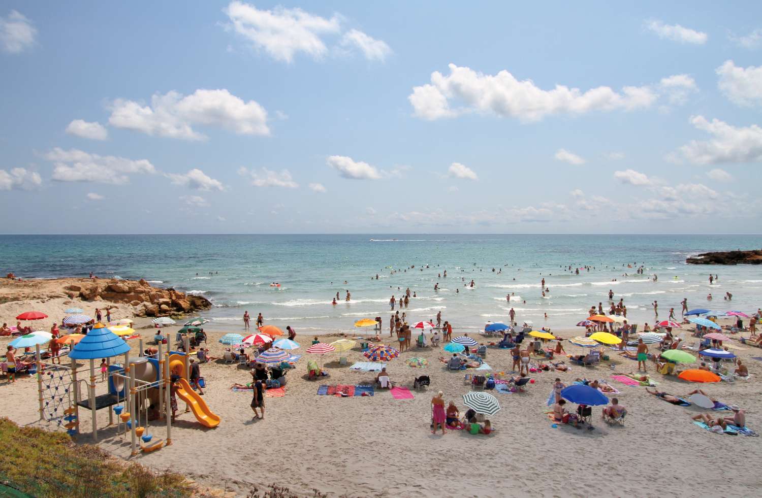 Schöne "New Build" 2-Zimmer-Wohnung am Meer mit Gemeinschaftspool in Punta Prima