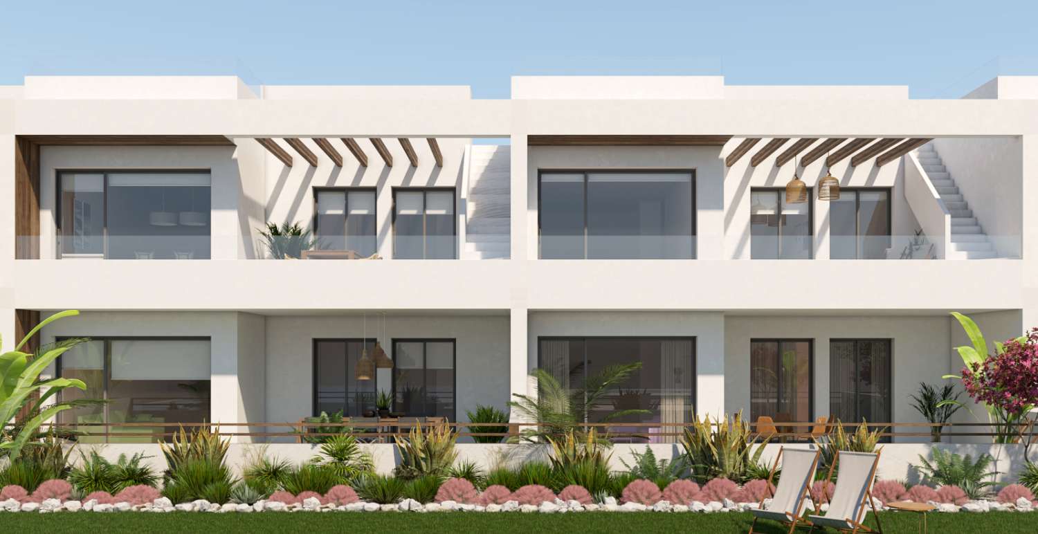 Beeindruckender "Neubau" Bungalow mit 2 Schlafzimmern im Erdgeschoss oder im obersten Stockwerk mit Gemeinschaftspool, Fitnessraum und Parkplatz in Torrevieja