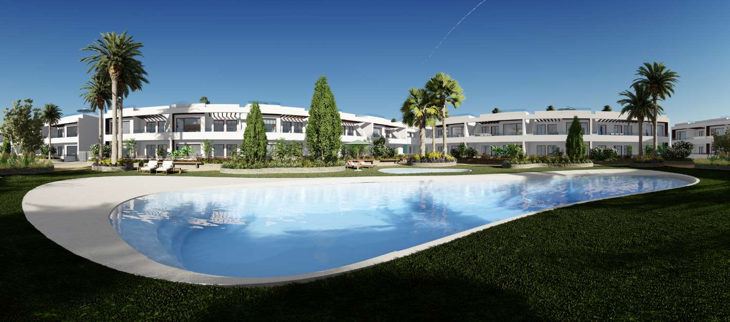 Imponerande "Nybyggd" bungalow med 2 sovrum eller översta våningen med gemensam pool, gym & parkering i Torrevieja