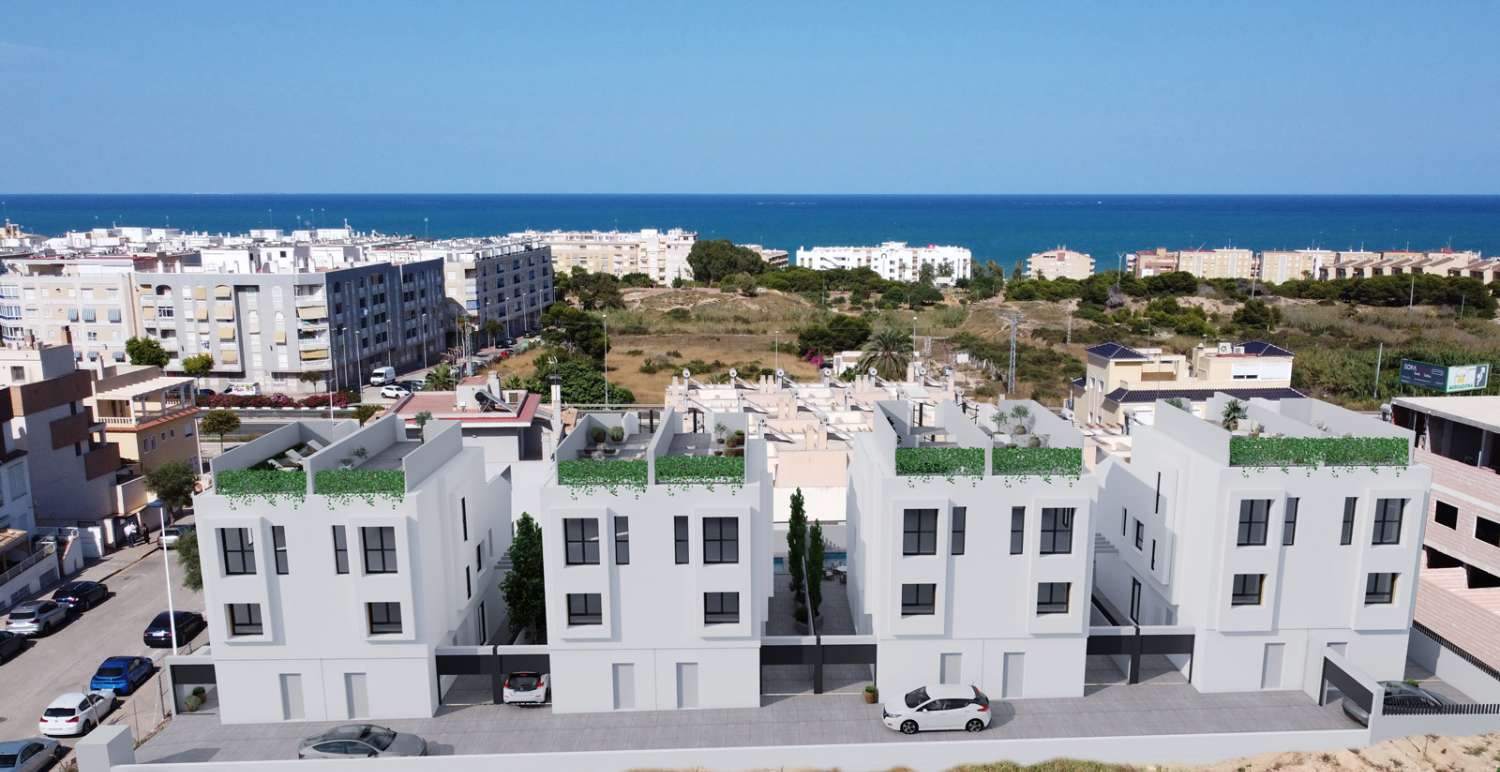 Splendida villa bifamiliare con 4 camere da letto e piscina privata a Guardamar del Segura