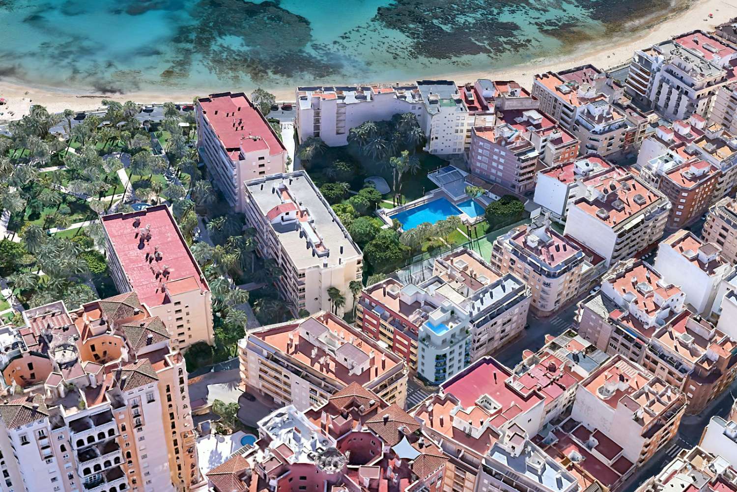 Attraktiv nybyggeri moderne stueetage 2 værelses lejlighed med fælles pool 100m fra havet i Torrevieja