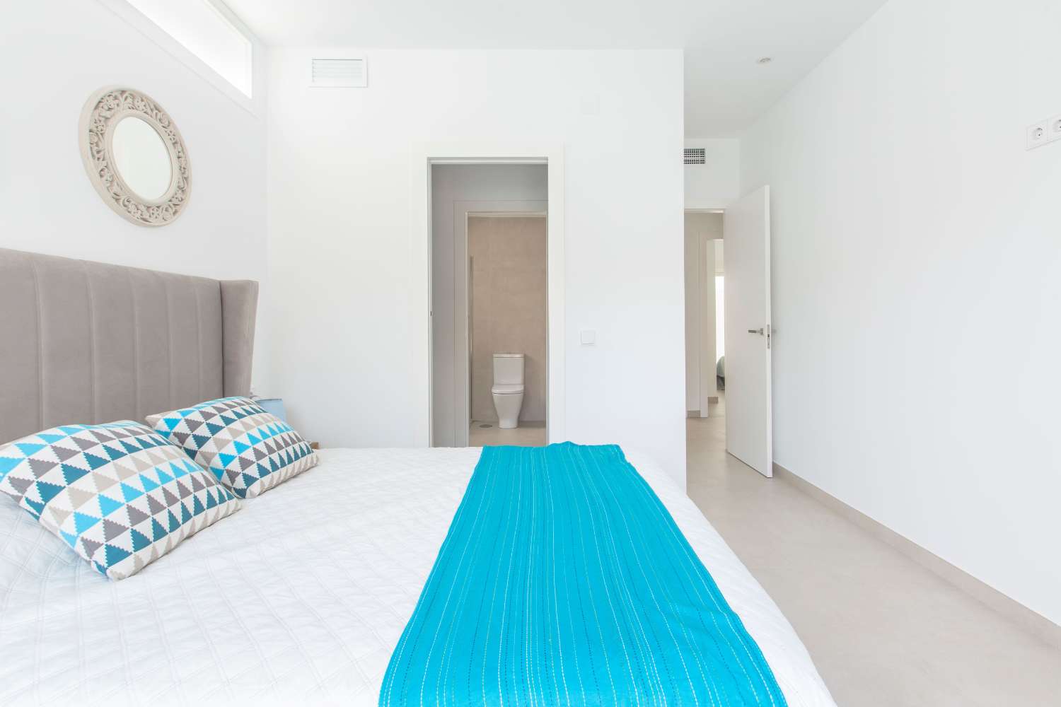 Schöne 'Neubau 3 Schlafzimmer freistehende Villa mit privatem Pool in der Nähe des Meeres in Santiago de la Ribera