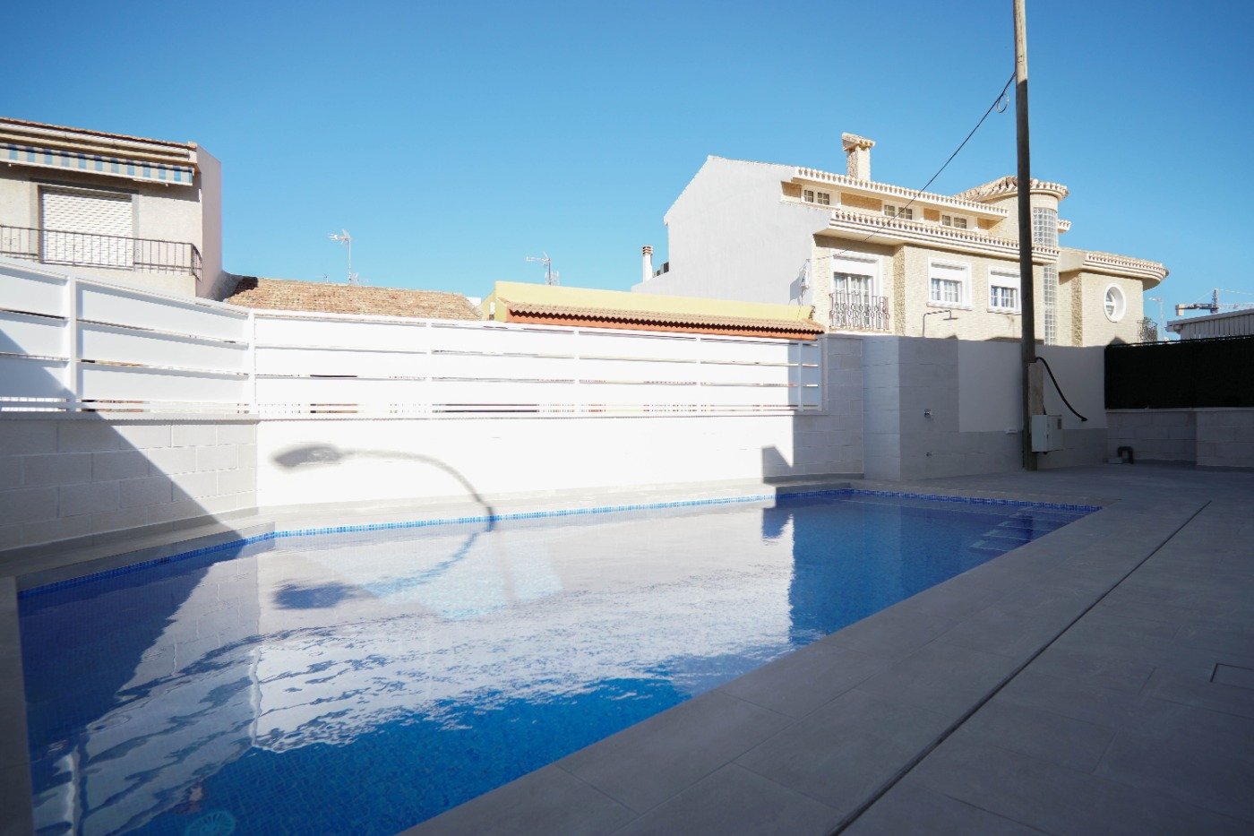 Fantastisk "Nybyggd" bungalow på bottenvåningen med 2 sovrum med gemensam pool i San Pedro del Pinatar