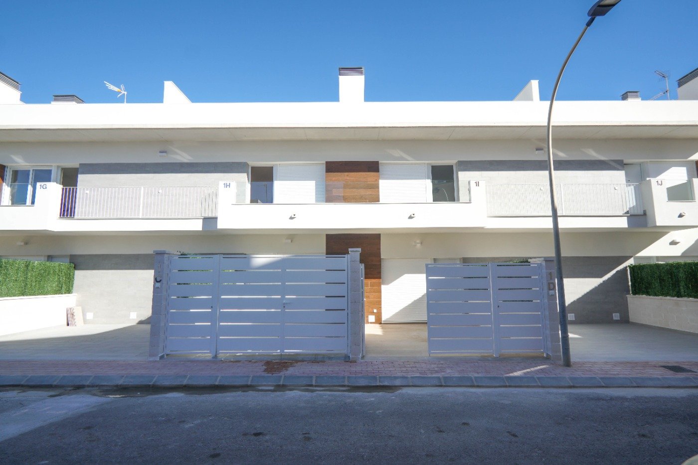 Fabulous 'New Build' 2 bedroom ground floor bungalow with communal pool in San Pedro del Pinatar