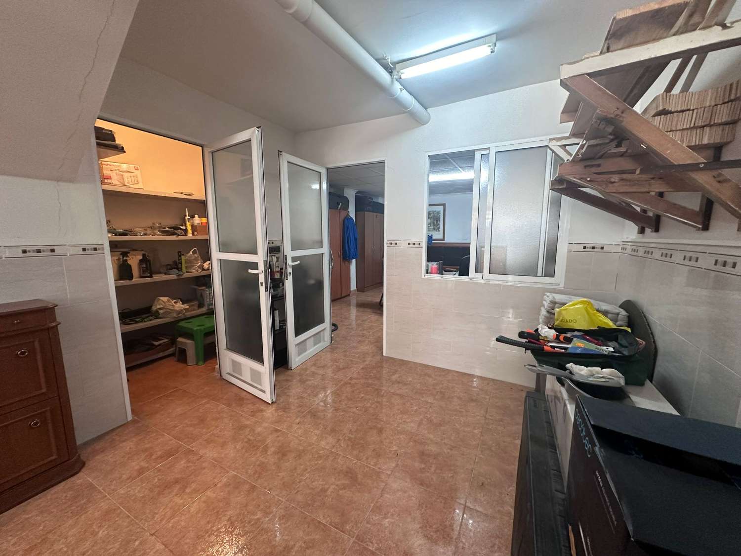 Hermoso Casa Adosado de 3 Habitaciones y Garaje, Orientado al Sur en Catral