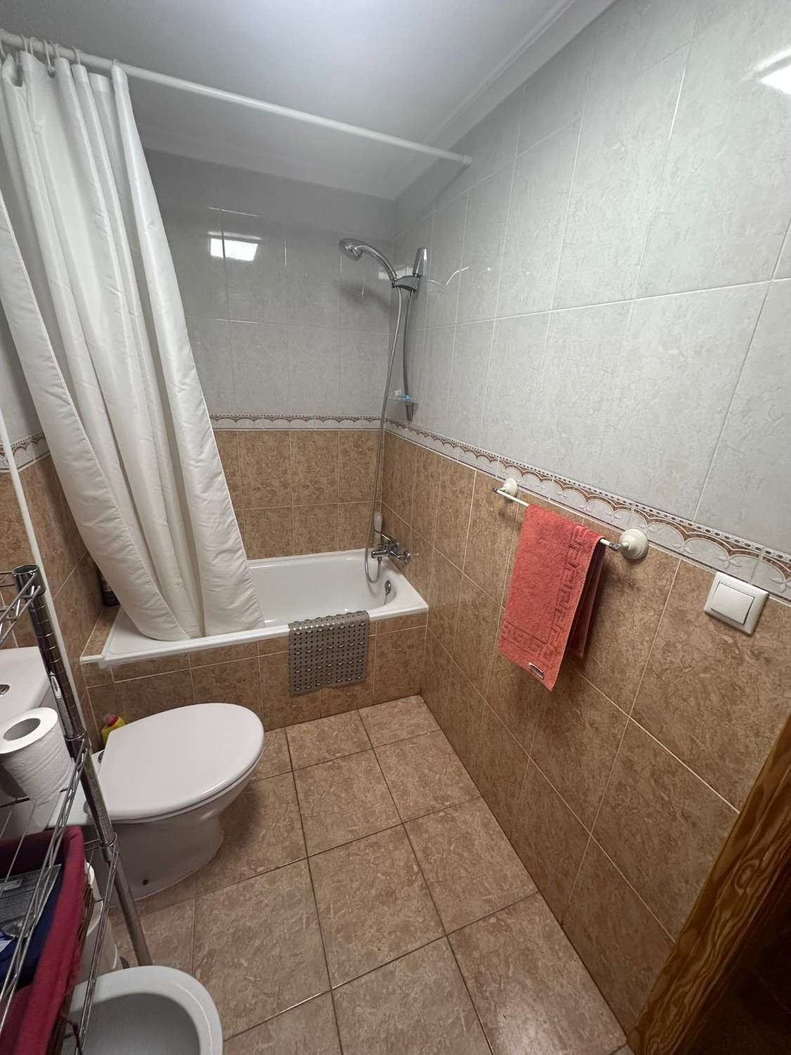 Fantástica Casa Adosada de 2 Habitaciones y 2 Baños en Catral, Alicante - €108.500