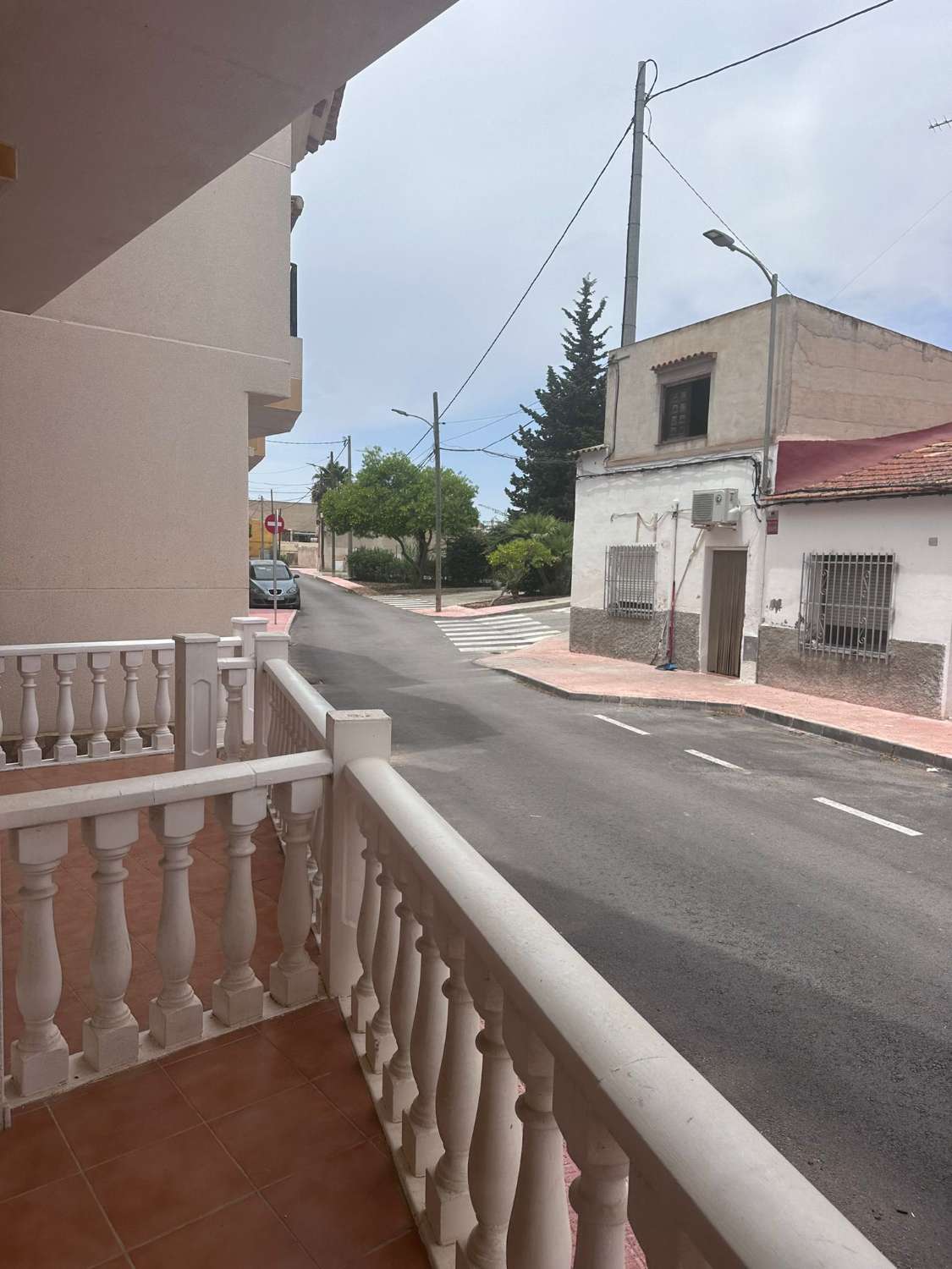 Fantástica Casa Adosada de 2 Habitaciones y 2 Baños en Catral, Alicante - €108.500