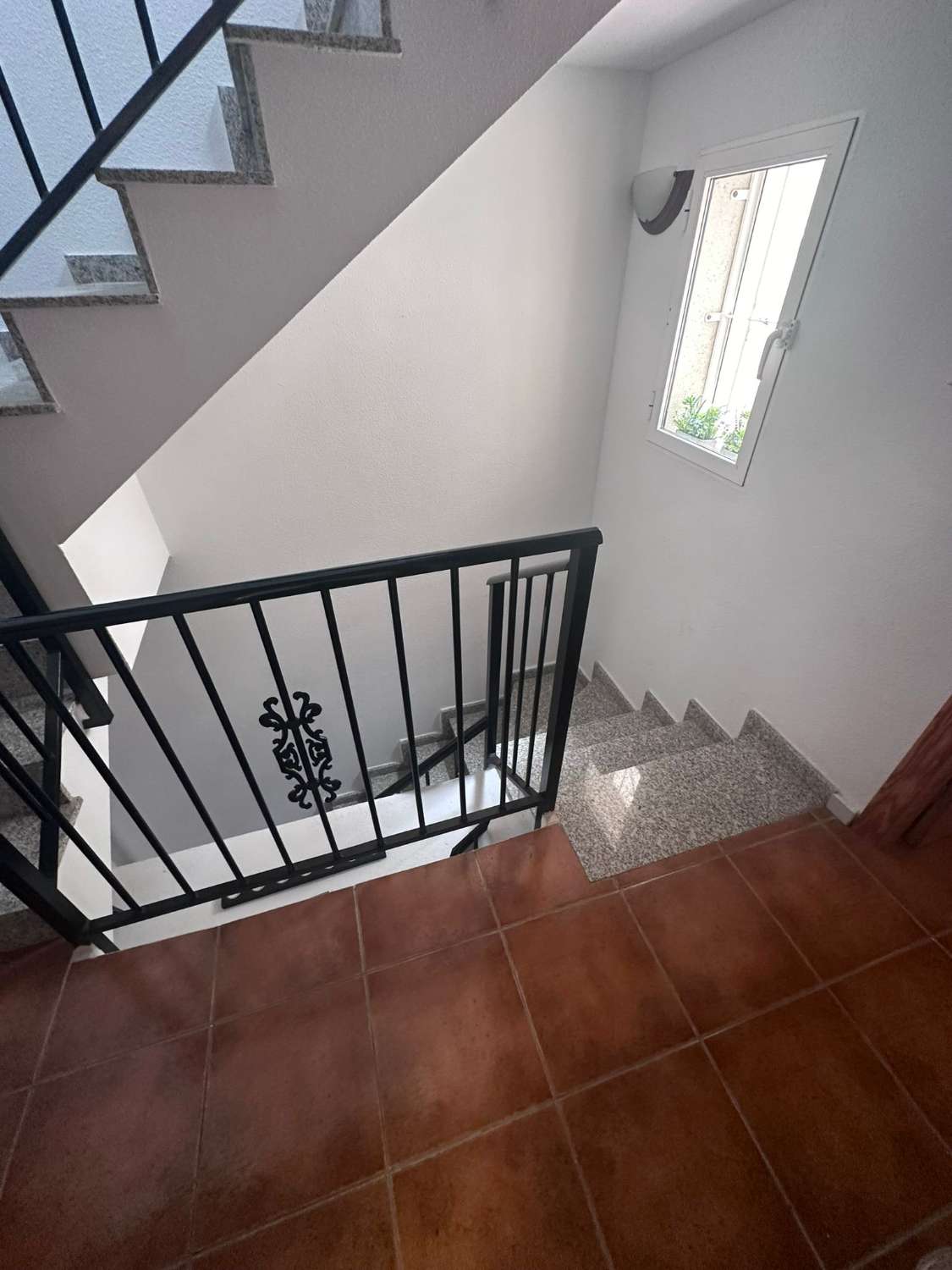 Fantástica Casa Adosada de 2 Habitaciones y 2 Baños en Catral, Alicante - €108.500