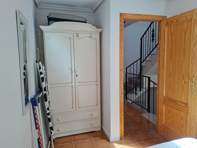 Fantástica Casa Adosada de 2 Habitaciones y 2 Baños en Catral, Alicante - €108.500