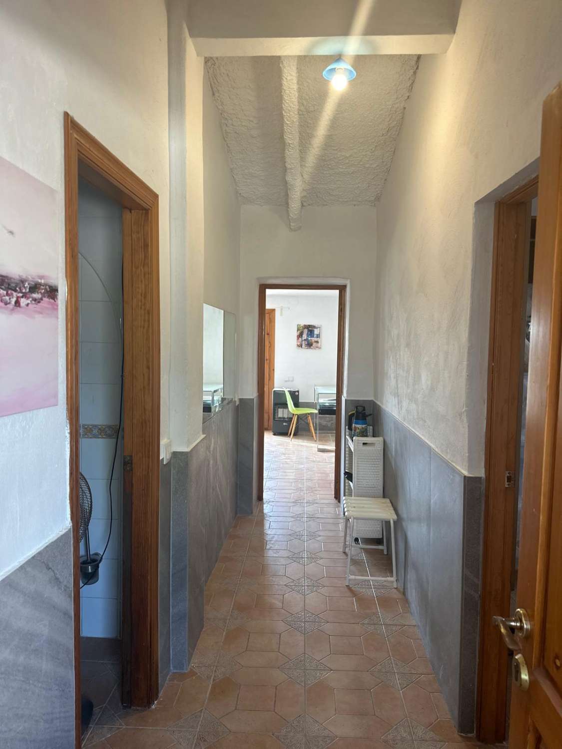 Encantadora Finca de 5 Habitaciones con Sitio para Casas Móviles y Piscina Privada – ¡Oportunidad de Generar Ingresos!