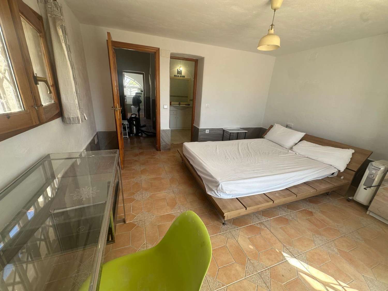 Encantadora Finca de 5 Habitaciones con Sitio para Casas Móviles y Piscina Privada – ¡Oportunidad de Generar Ingresos!