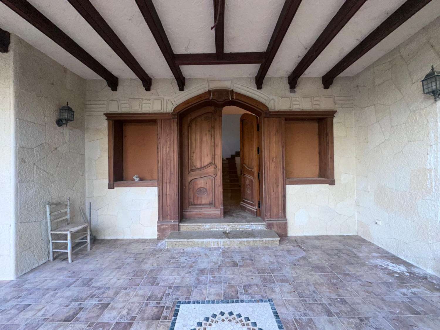 Rustic 6 Bedroom Manor for Sale in Catral: A Grand Estate Full of Potential