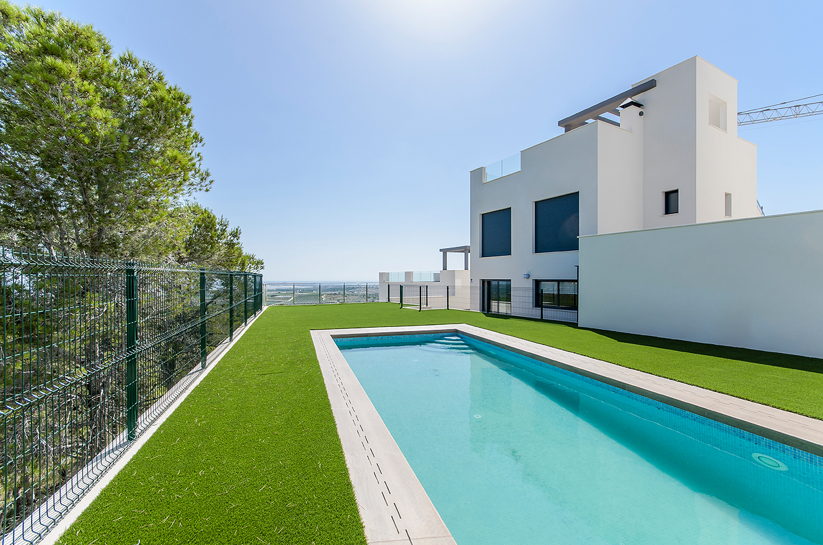 Aantrekkelijke 'Nieuwbouw' 3 slaapkamer top of begane grond bungalow met gemeenschappelijk zwembad in San Miguel de Salinas