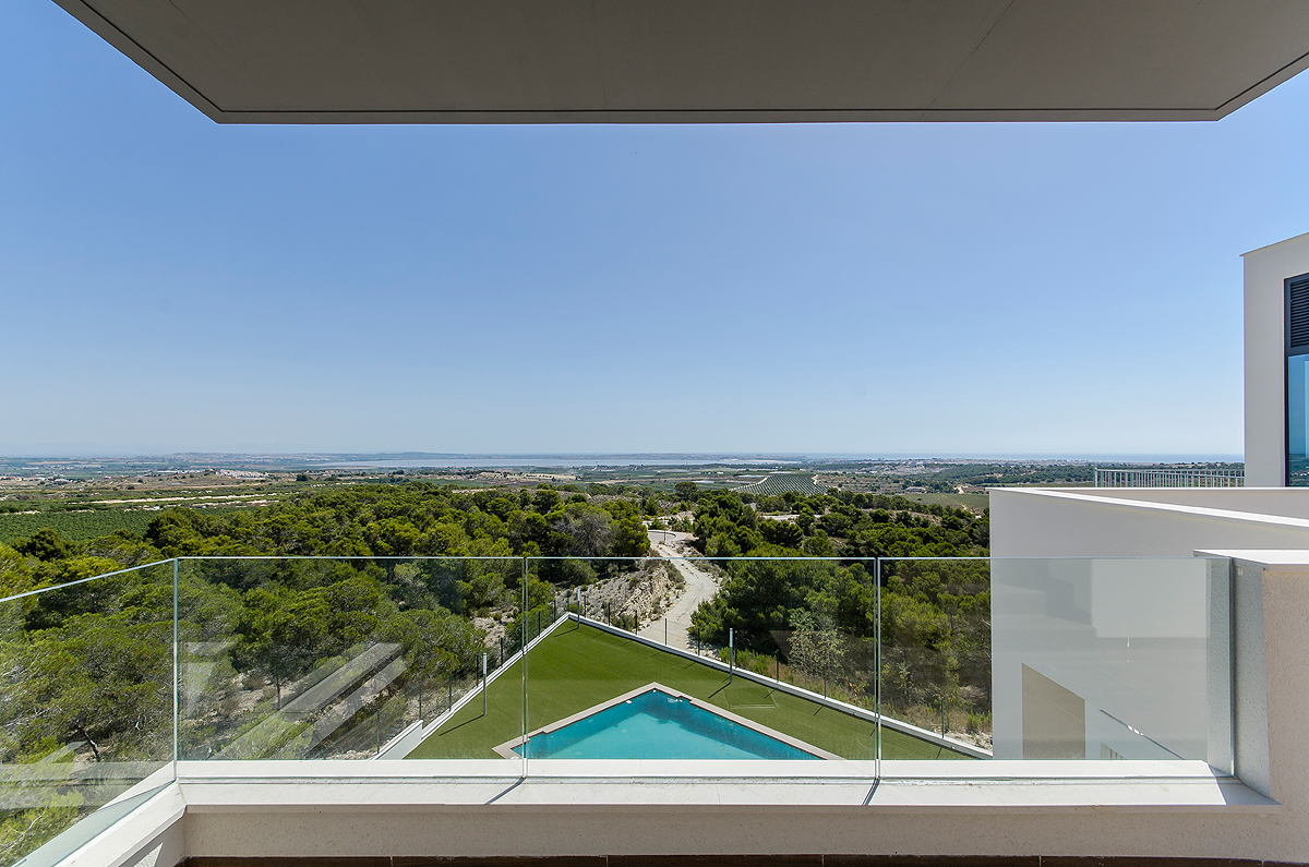 Aantrekkelijke 'Nieuwbouw' 3 slaapkamer top of begane grond bungalow met gemeenschappelijk zwembad in San Miguel de Salinas