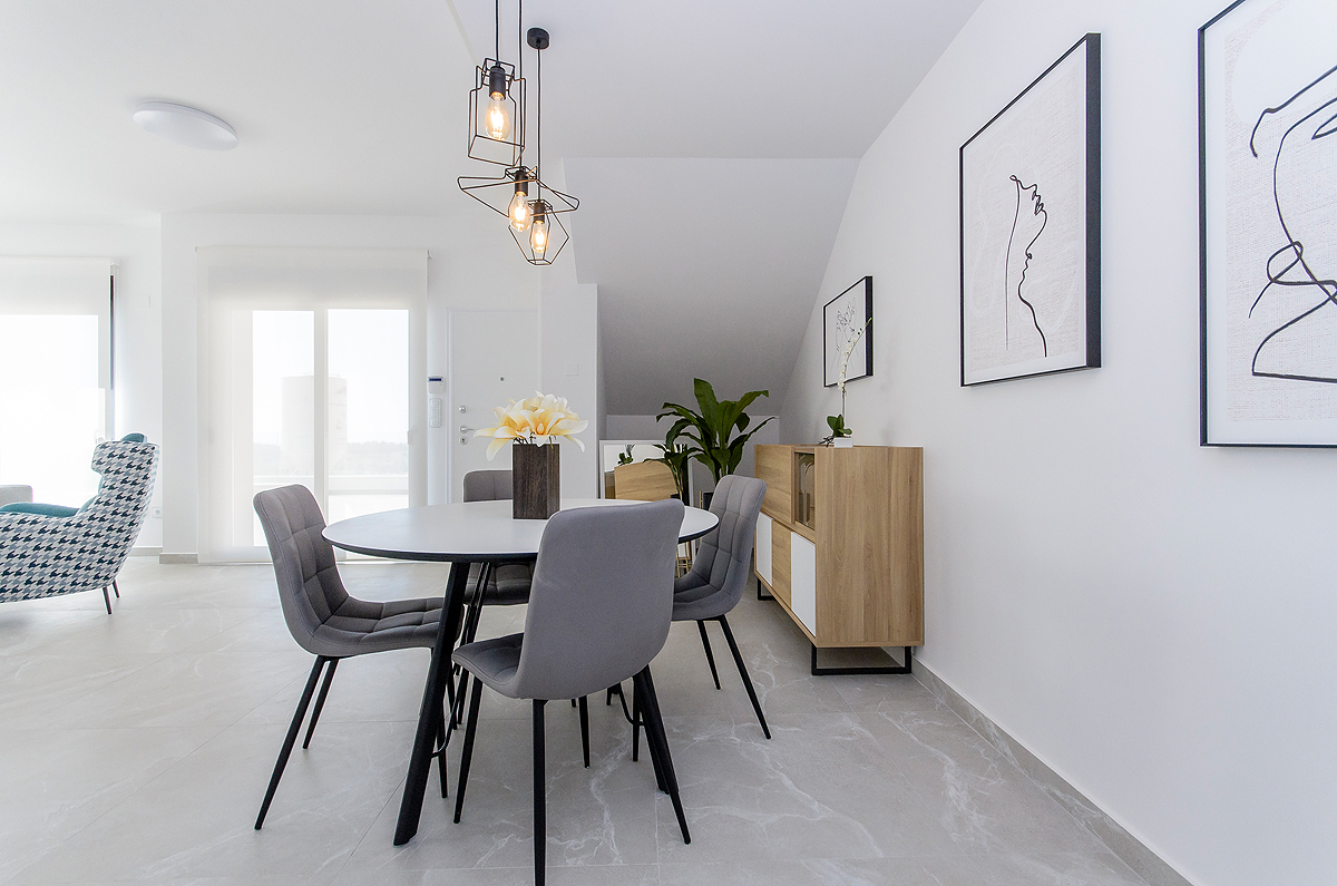 Aantrekkelijke 'Nieuwbouw' 3 slaapkamer top of begane grond bungalow met gemeenschappelijk zwembad in San Miguel de Salinas