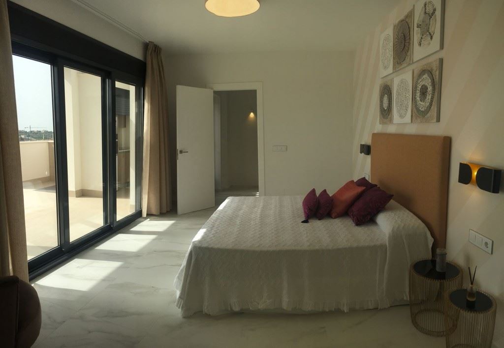 Attraktiver Neubau 2/3 Schlafzimmer freistehende Villa mit privatem Pool in San Miguel de Salinas