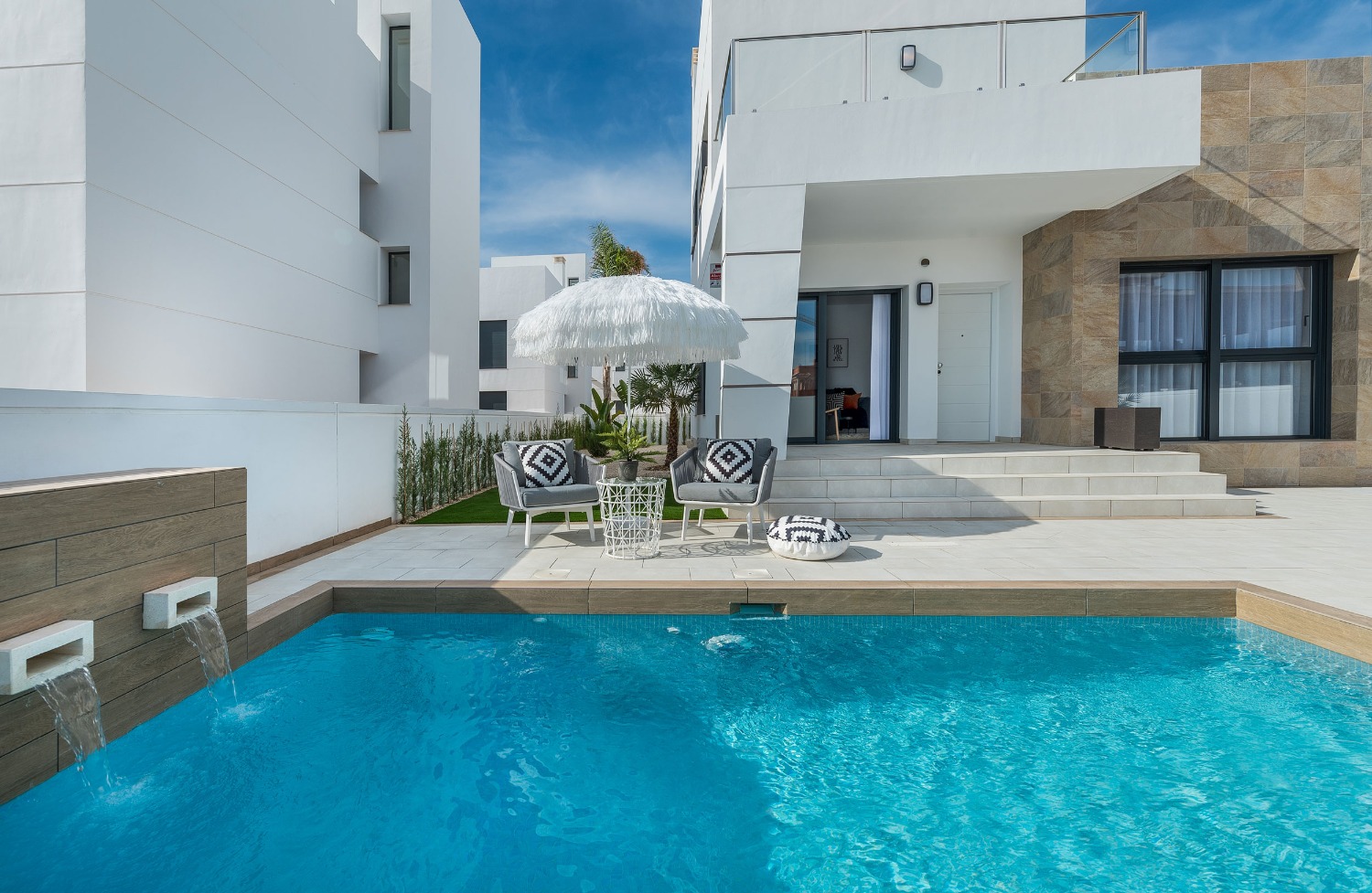 Attraktiva "Key Ready" 3 sovrum fristående villa med privat pool i Los Alcazares