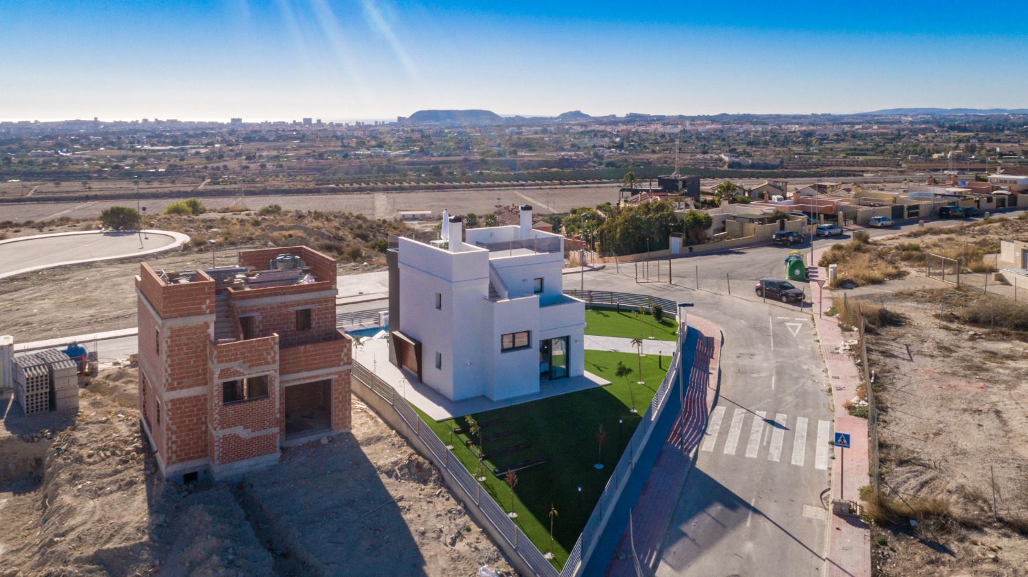 Modern "Nybyggd" fristående villa med 3 sovrum med privat pool i Muchamiel, Alicante