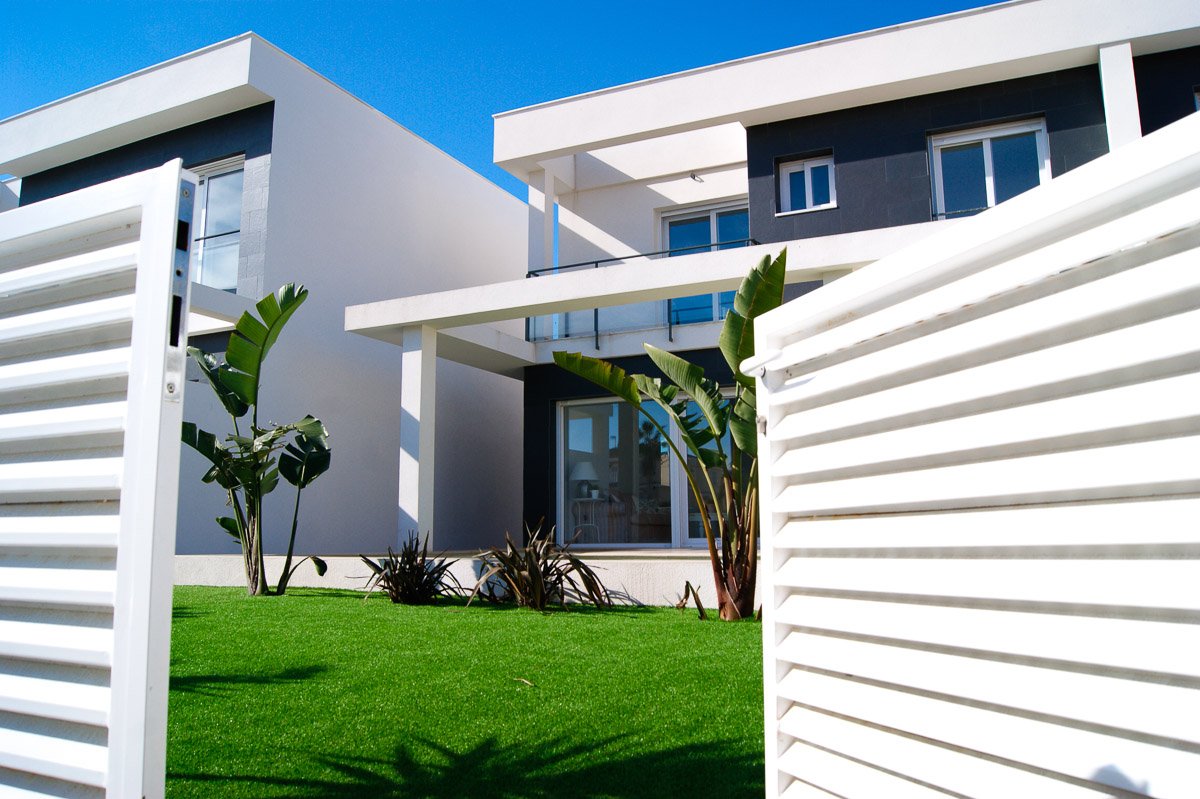 Delightful 'New Build' 3 Schlafzimmer Doppelhaushälfte mit privatem Pool in Gran Alacant