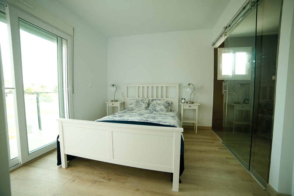 Delightful 'New Build' 3 Schlafzimmer Doppelhaushälfte mit privatem Pool in Gran Alacant