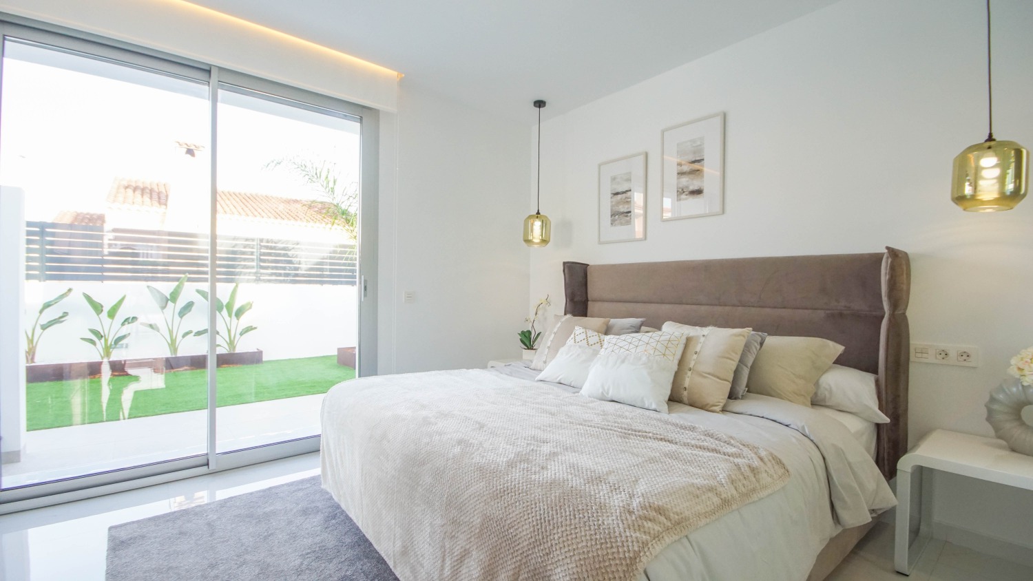 Mooie 3 slaapkamer 'New Build' Key Ready vrijstaande villa met privé zwembad in Torrevieja