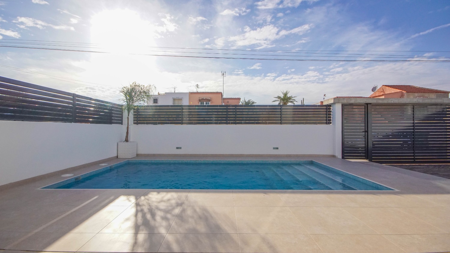 Bellissima villa indipendente con 3 camere da letto "New Build" Key Ready con piscina privata a Torrevieja