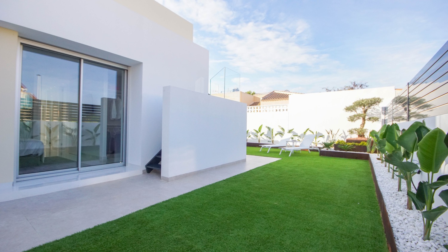 Schöne 3 Schlafzimmer 'New Build' Key Ready freistehende Villa mit privatem Pool in Torrevieja