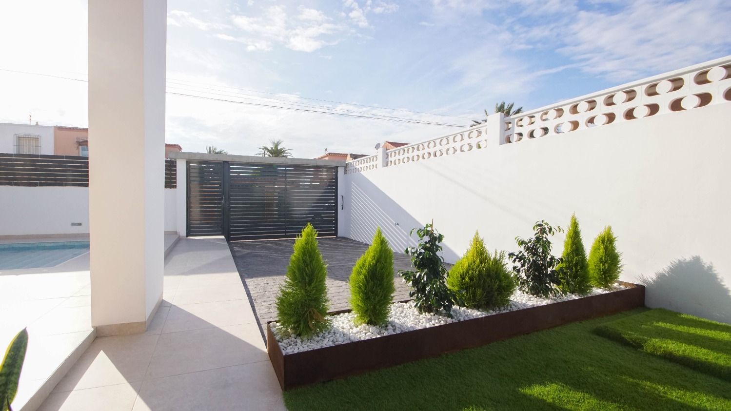 Preciosa villa independiente de 3 dormitorios 'New Build' Key Ready con piscina privada en Torrevieja