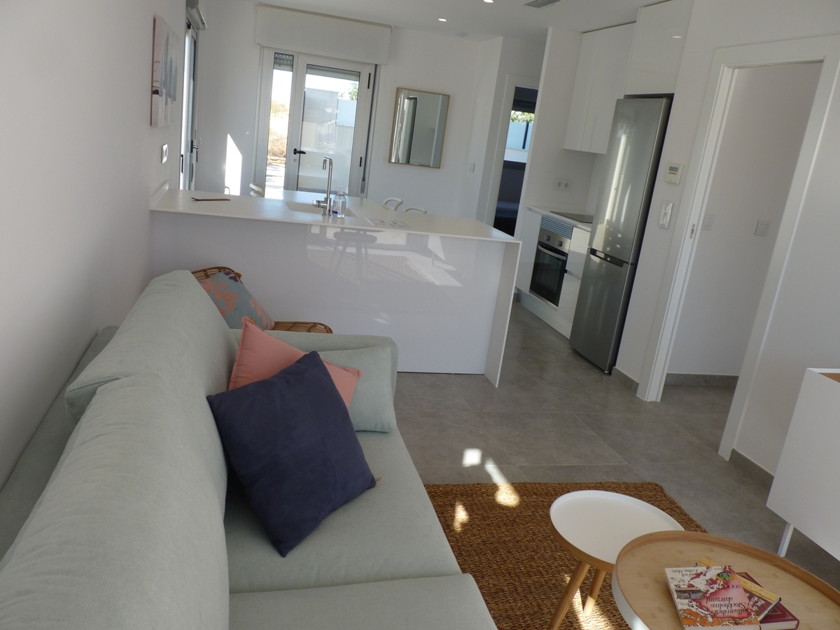 Precioso bungalow de 2 dormitorios en planta alta o baja de 2 dormitorios con piscina comunitaria en Pilar de la Horadada