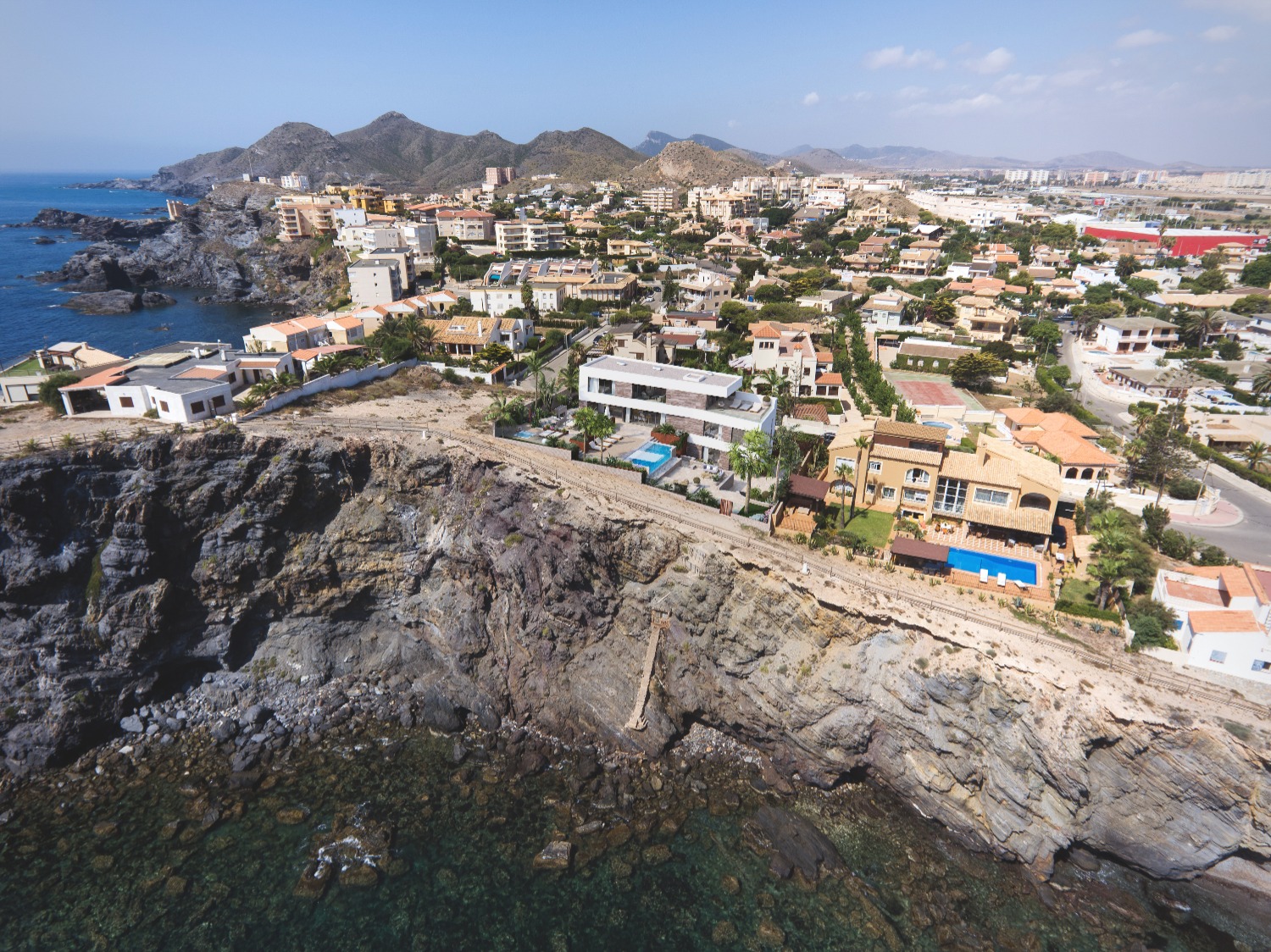 Geweldige nieuwbouw 5 slaapkamer hedendaagse villa met eigen zwembad en vele extra's in Cabo de Palos, La Manga