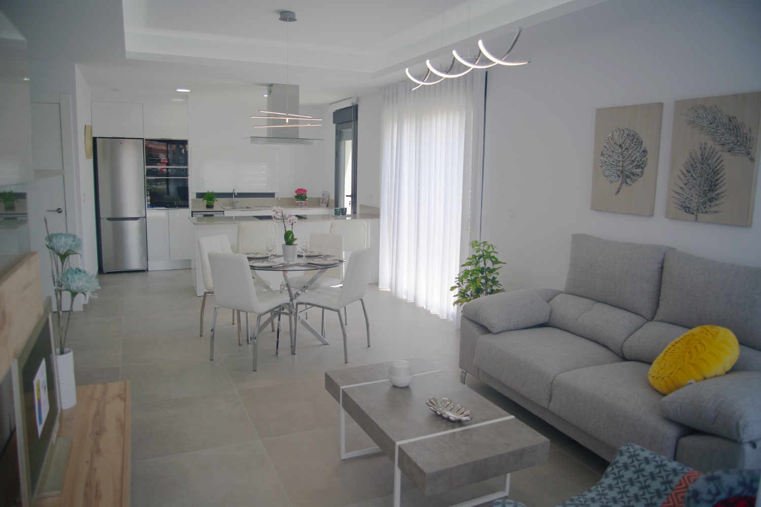 Beautiful 'New build' modern 3 bedroom detached villa with optional private pool in Los Montesinos