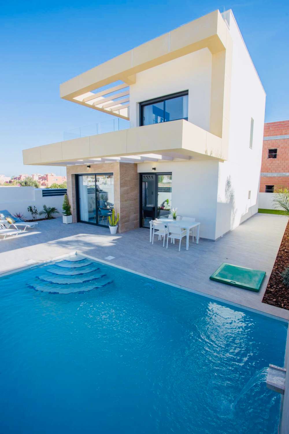 Splendida villa indipendente "New Build" con 3 camere da letto e piscina privata a Los Montesinos