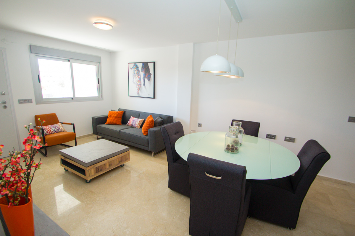 Lovely 'Key Ready' modern 3 bedroom apartment with communal pool and garage in Villamartin