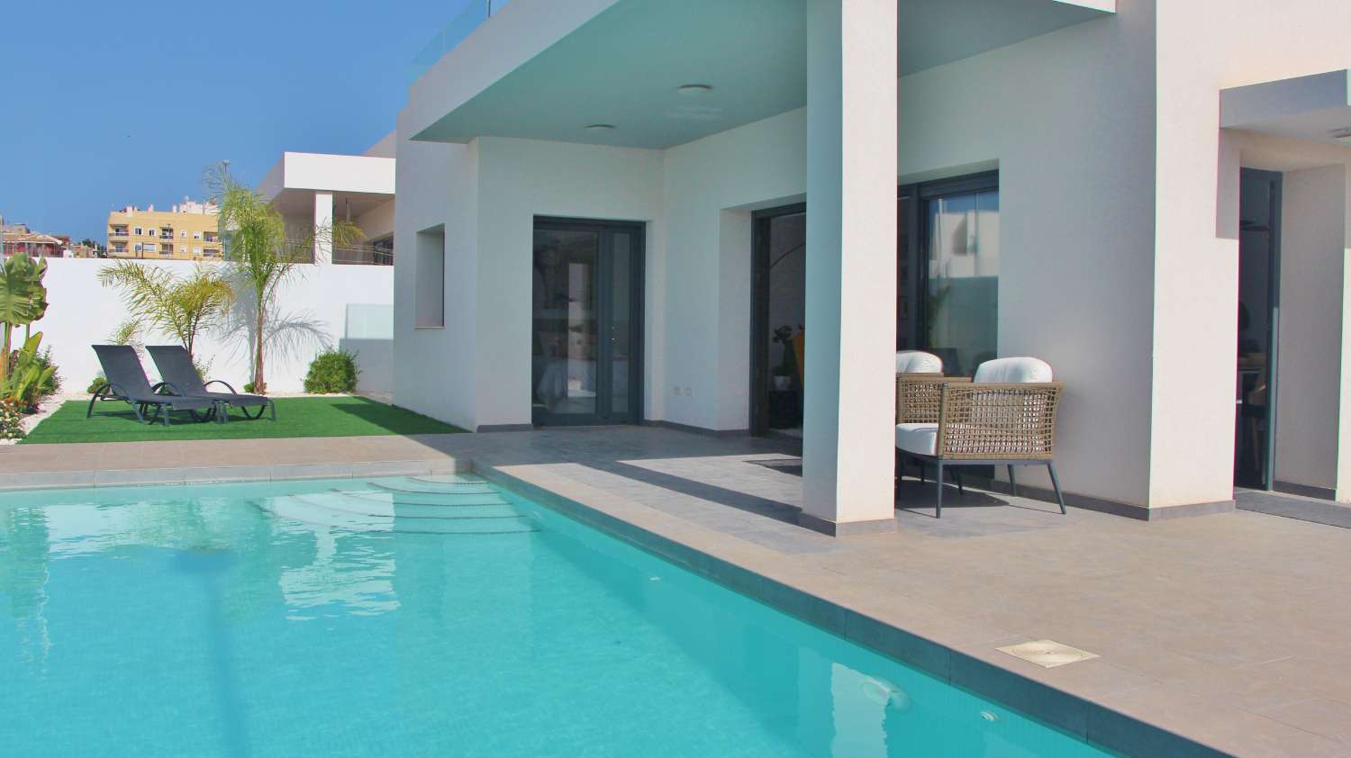 Attractive 'New Build' 3 bedroom detached villa with private pool in Benijofar