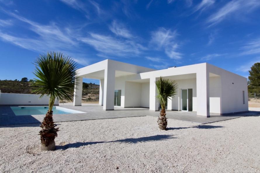 Beautiful 'New Build' modern 3 bedroom detached villa with private pool in Pinoso