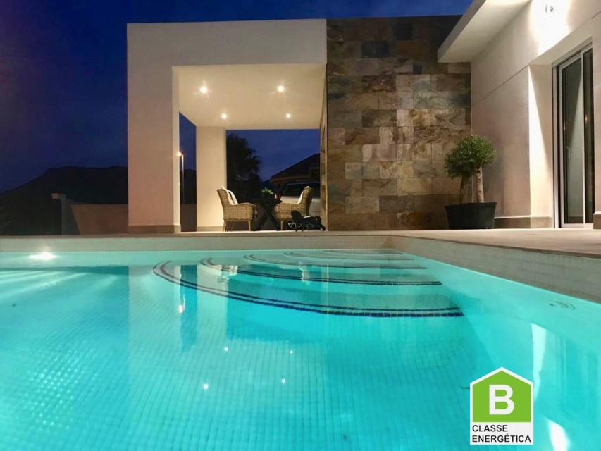 Fantastische 'New Build' moderne 3 Schlafzimmer freistehende Villa mit privatem Pool in La Romana