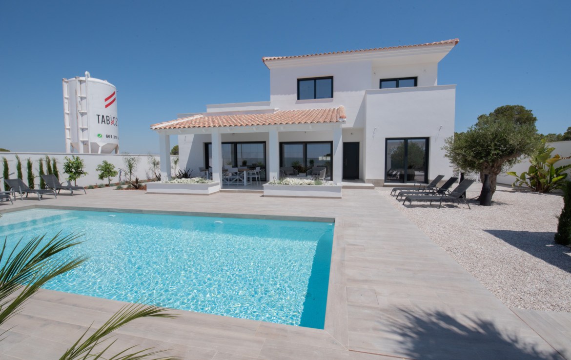 Splendida villa indipendente in stile mediterraneo "New Build" con 3 camere da letto con piscina privata opzionale a Ciudad Quesada