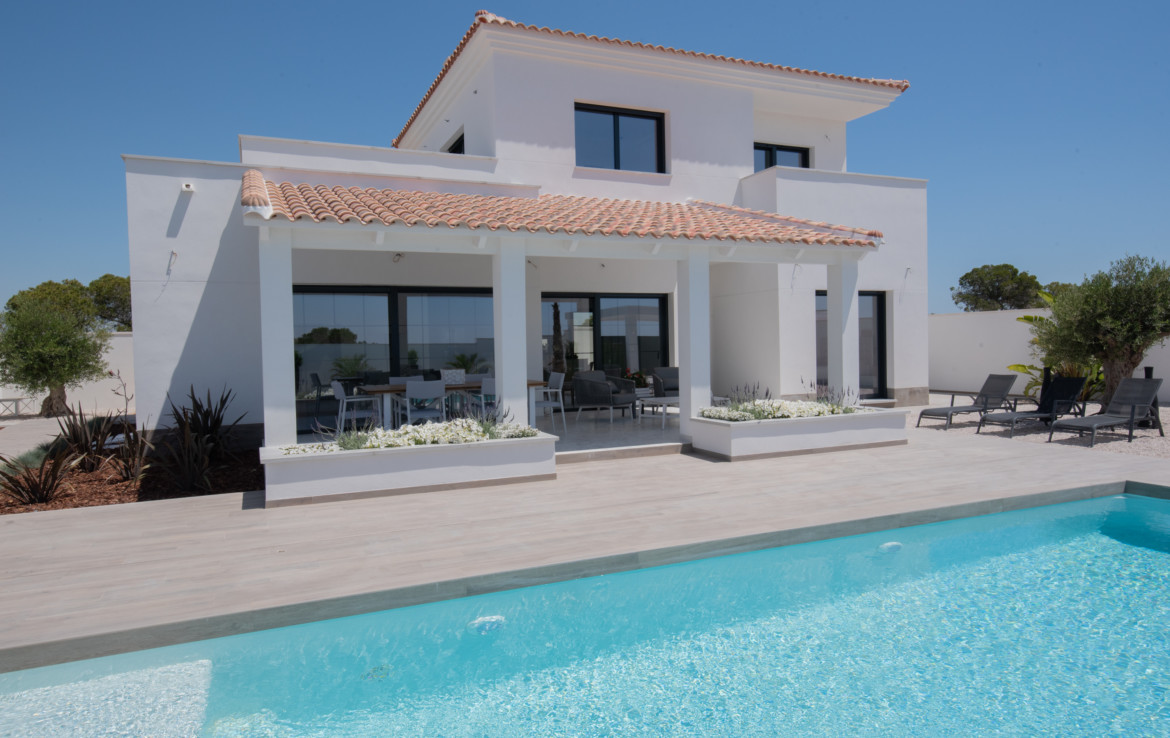 Splendida villa indipendente in stile mediterraneo "New Build" con 3 camere da letto con piscina privata opzionale a Ciudad Quesada