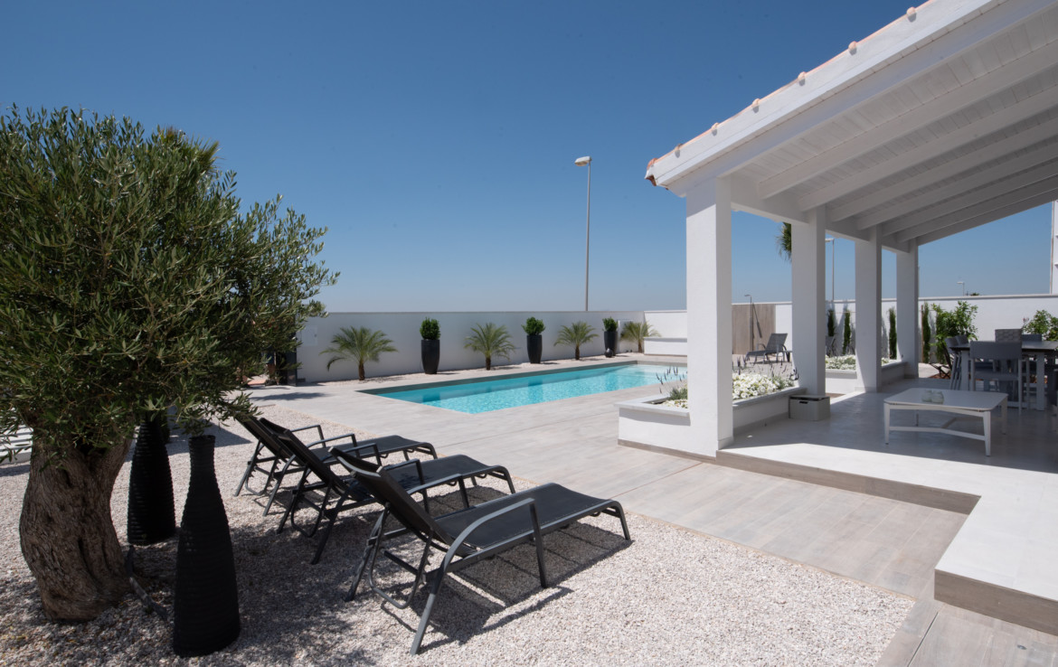 Splendida villa indipendente in stile mediterraneo "New Build" con 3 camere da letto con piscina privata opzionale a Ciudad Quesada