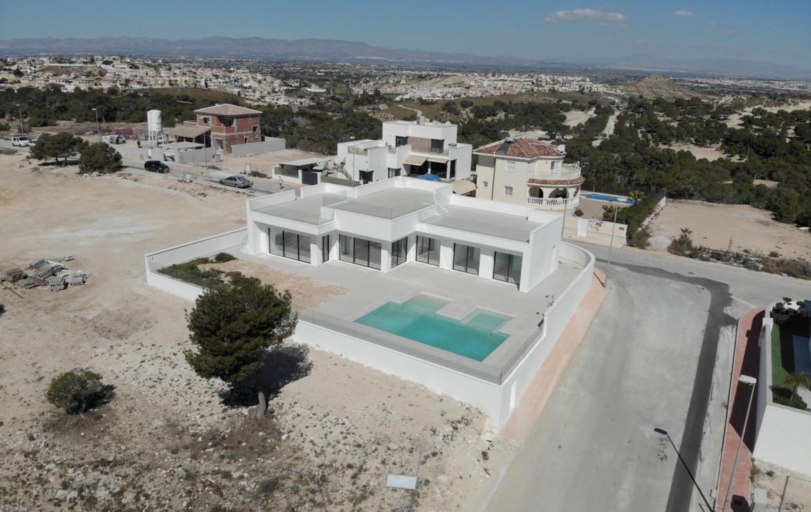 Incredible 'New Build' 5 bedroom, 5 bathroom detached villa with optional private pool in Ciudad Quesada