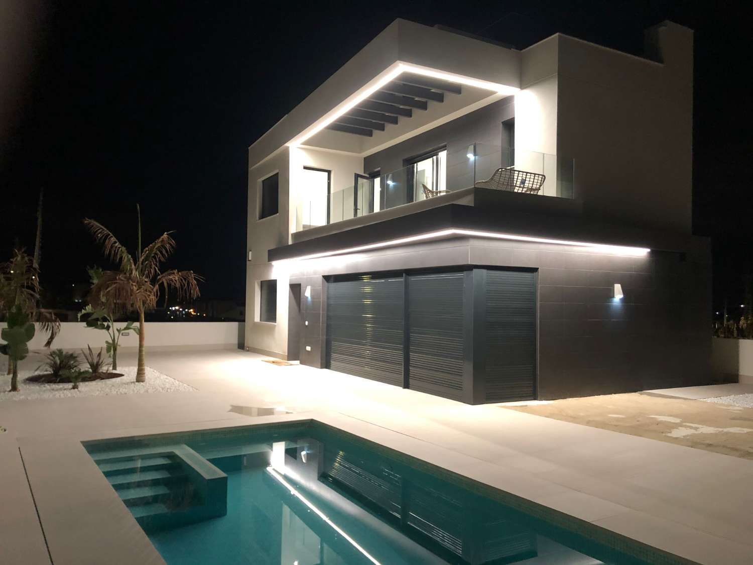 Increíble villa independiente de 3 dormitorios 'New Build' con sótano y piscina privada en el campo de golf La Finca, Algorfa