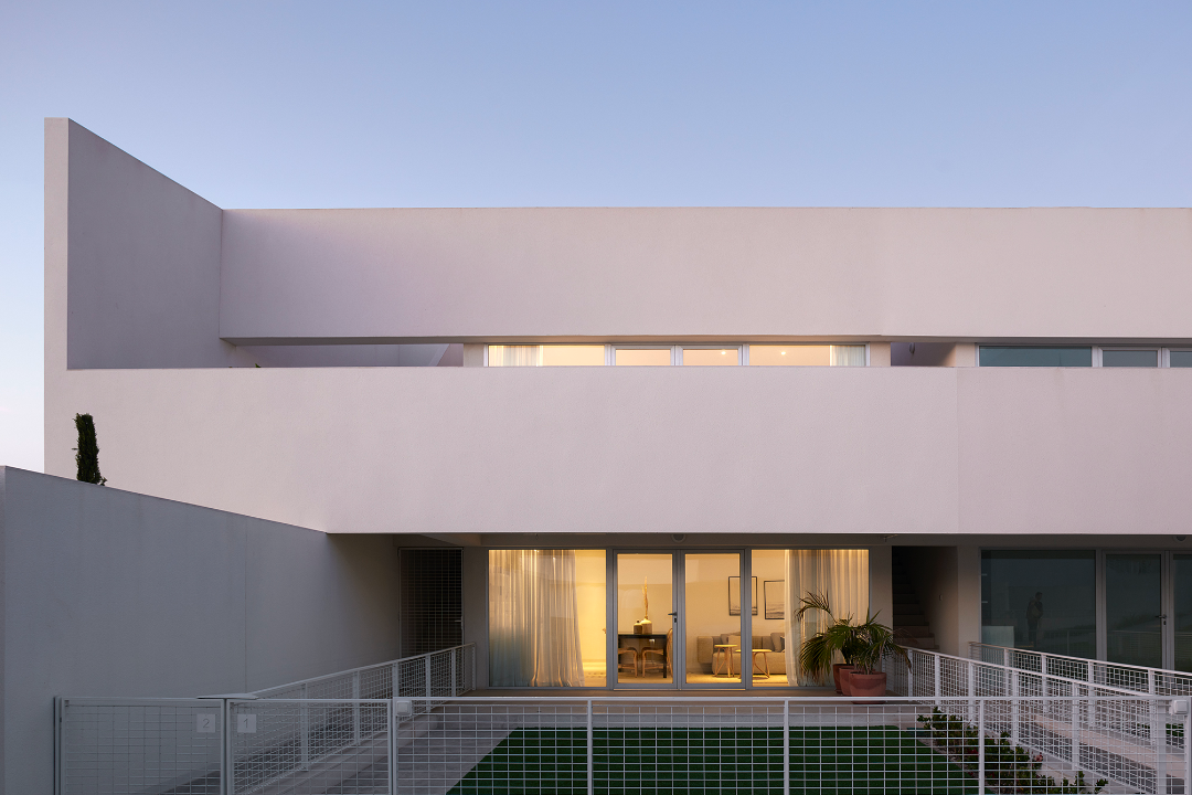 Ønskelig 'Nybygget' 2 værelses bungalow i stueetagen eller øverste etage med fælles pool i Los Balcones, Torrevieja